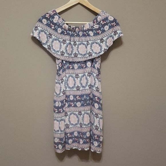 Girls XS off the shoulder white dress w/print - Picture 5 of 5